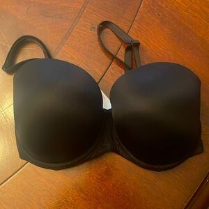Pink Victoria’s Secret bra size 32DD